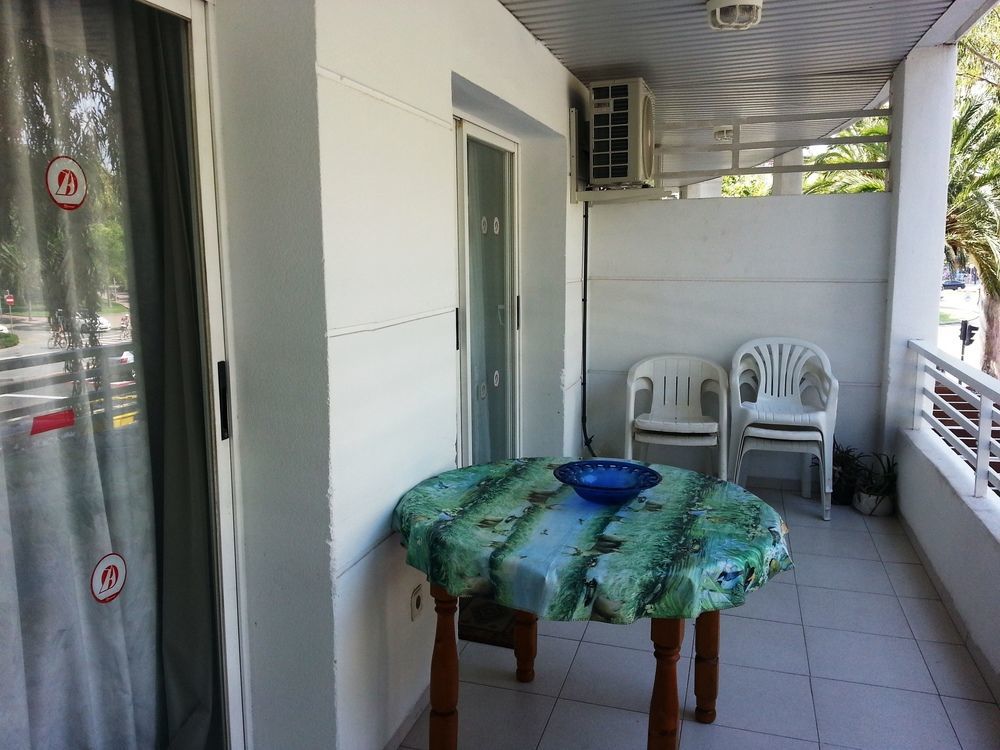 Apartbeach Royal Apartments ซาลอว์ ภายนอก รูปภาพ
